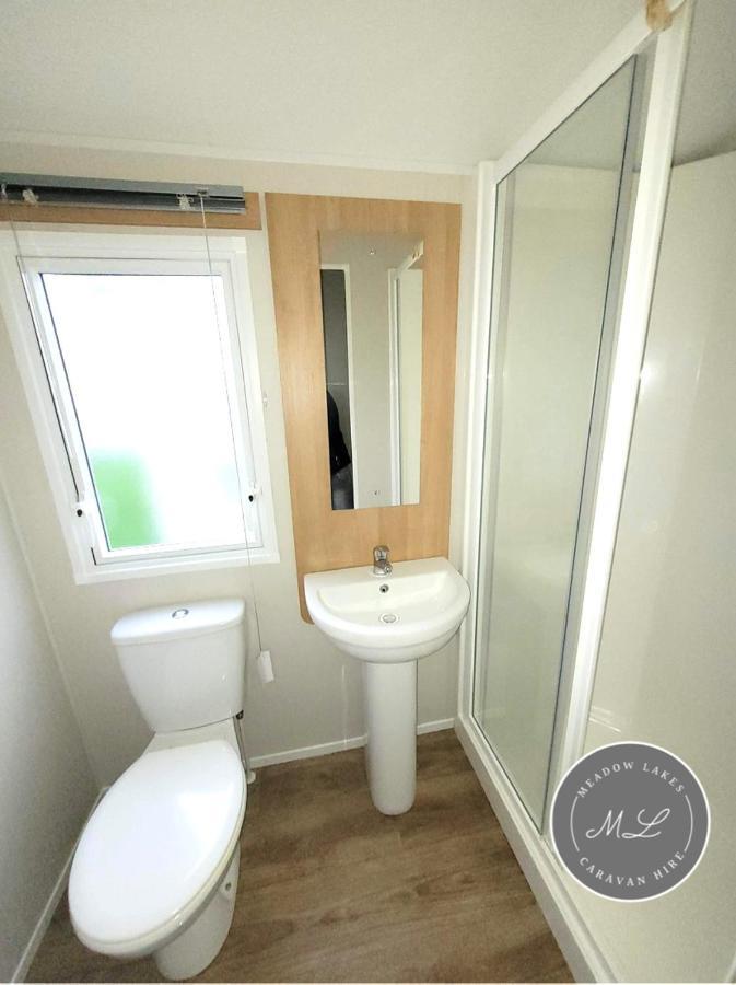Palm Grove 181- Golden Palm - Pet Friendly, Wifi, Central Heating, Bed Linen - Meadow Lakes Caravan & Lodge Hire 채플 세인트 레오나즈 외부 사진