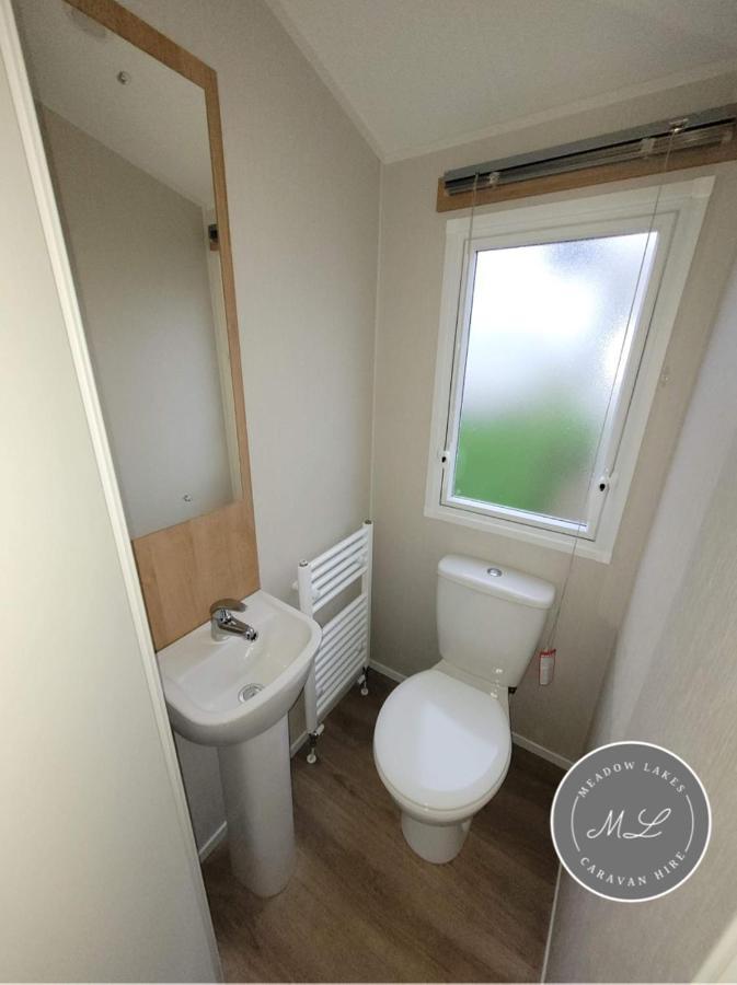 Palm Grove 181- Golden Palm - Pet Friendly, Wifi, Central Heating, Bed Linen - Meadow Lakes Caravan & Lodge Hire 채플 세인트 레오나즈 외부 사진