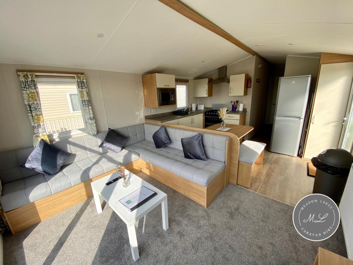 Palm Grove 181- Golden Palm - Pet Friendly, Wifi, Central Heating, Bed Linen - Meadow Lakes Caravan & Lodge Hire 채플 세인트 레오나즈 외부 사진